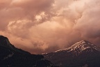 Le Mont Aurel un soir (77-16557-ak)